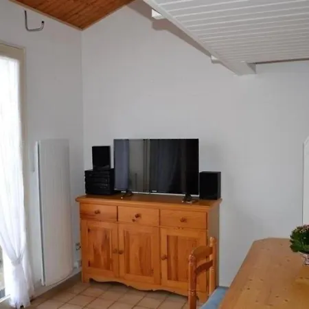 Maison Barbatre, 2 Pieces, 6 Personnes - Fr-1-537-47